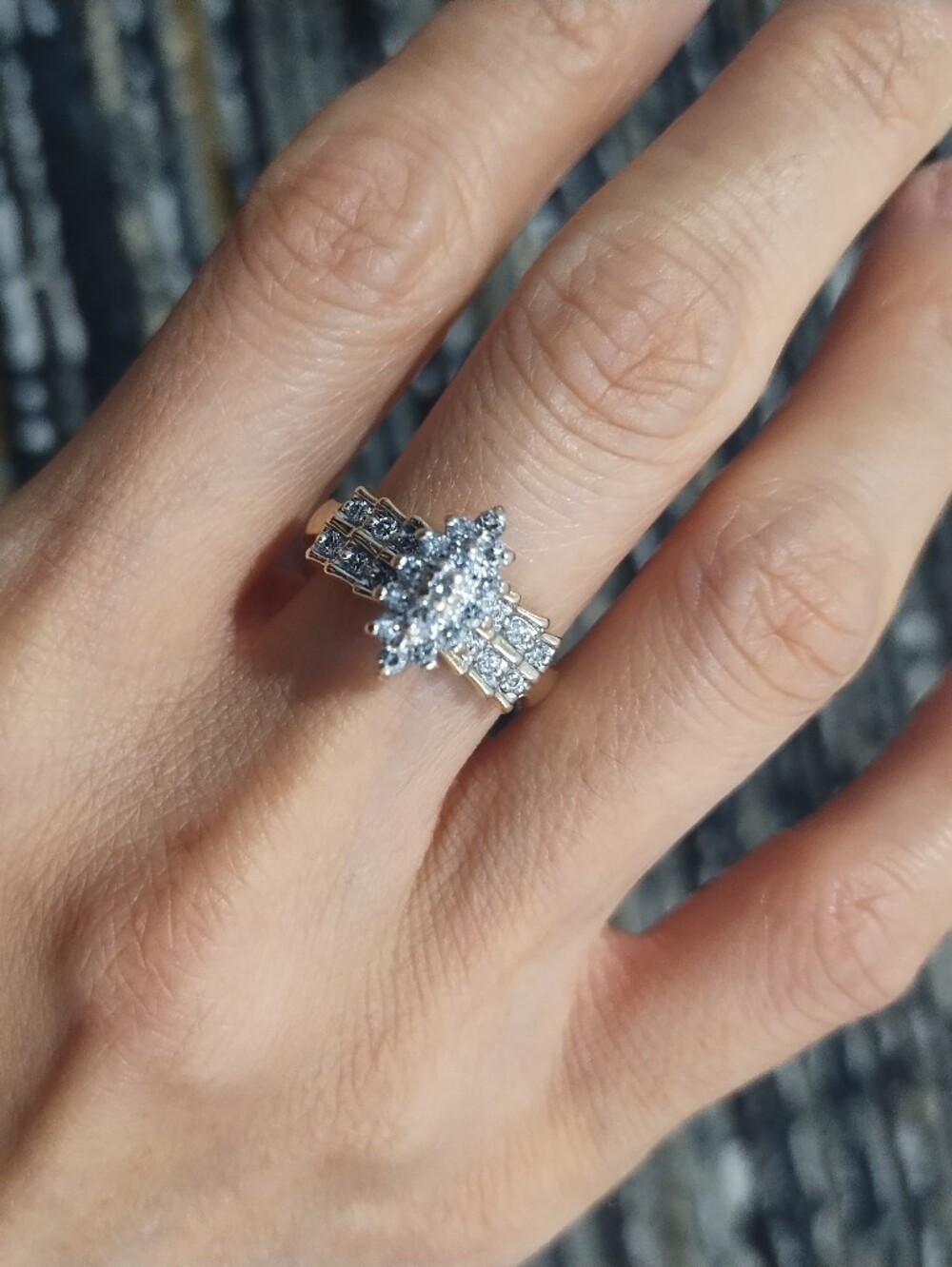 14kt gold diamond ring
